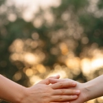 Эмоциональная поддержка через онлайн-игры и виртуальные развлечения